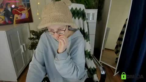 Melissa online show from 12/14/25, 02:11