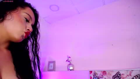 Snapshot of melissaa_bloom chatting on 07/21/26, 11:23 Melissa online show from 07/21/26, 11:23