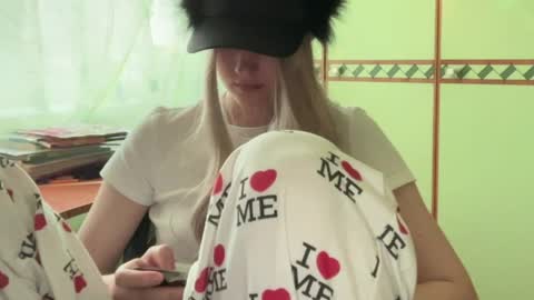 cutebutnyet online show from 04/02/26, 05:38