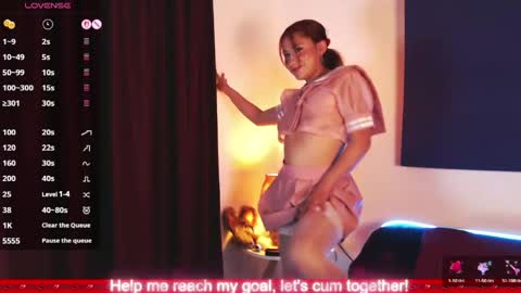 Snapshot of melita_cam chatting on 05/20/26, 11:11 Camelia P online show from 05/20/26, 11:11