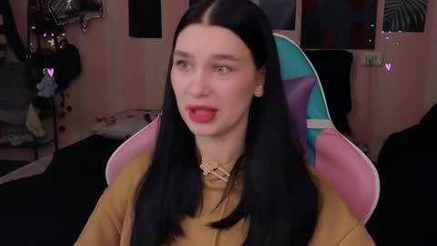 Snapshot of mella_freya chatting on 02/05/25, 08:57 Freya IM NONUDE online show from 02/05/25, 08:57