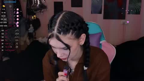 Snapshot of mella_freya chatting on 02/06/25, 10:32 Freya IM NONUDE online show from 02/06/25, 10:32