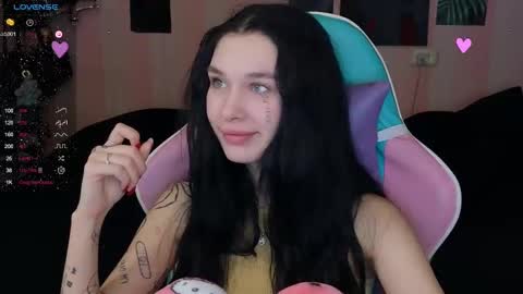 Snapshot of mella_freya chatting on 02/12/25, 09:43 Freya IM NONUDE online show from 02/12/25, 09:43