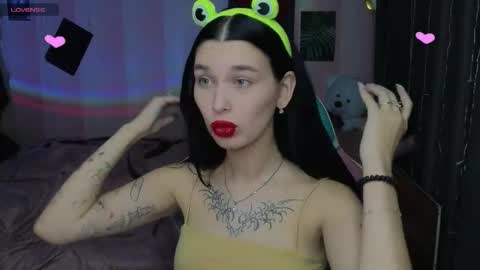 Snapshot of mella_freya chatting on 10/12/25, 10:53 Freya IM NONUDE online show from 10/12/25, 10:53