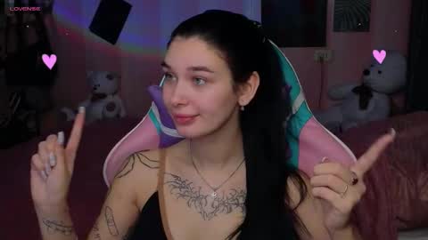 Snapshot of mella_freya chatting on 10/28/25, 10:23 Freya IM NONUDE online show from 10/28/25, 10:23