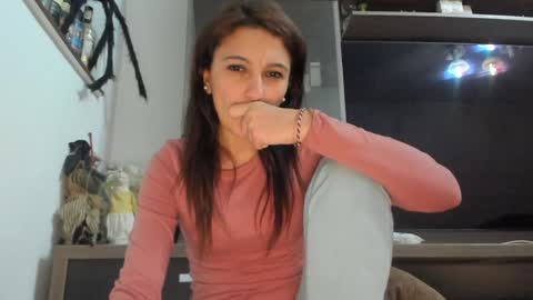 Snapshot of mellbell_ chatting on 02/01/25, 02:58 MellyMell online show from 02/01/25, 02:58