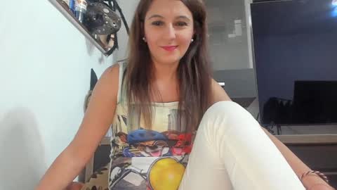 Snapshot of mellbell_ chatting on 11/03/25, 07:48 MellyMell online show from 11/03/25, 07:48