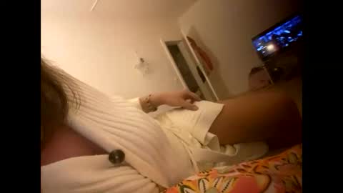 Snapshot of melli23 chatting on 12/14/24, 02:23 Melli online show from 12/14/24, 02:23