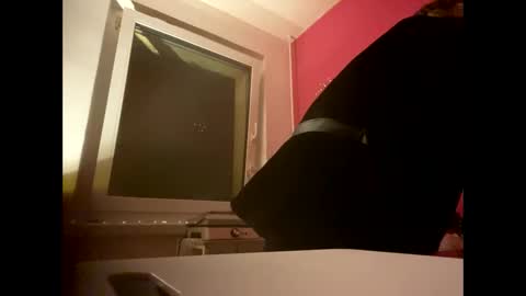 Snapshot of melli23 chatting on 12/28/24, 05:46 Melli online show from 12/28/24, 05:46