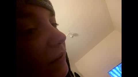 Snapshot of melli23 chatting on 12/29/24, 12:52 Melli online show from 12/29/24, 12:52