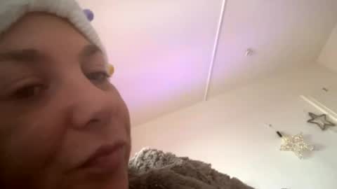 Snapshot of melli23 chatting on 01/11/25, 01:01 Melli online show from 01/11/25, 01:01