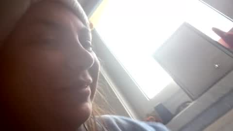 Snapshot of melli23 chatting on 01/12/25, 08:14 Melli online show from 01/12/25, 08:14