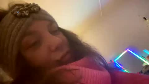 Snapshot of melli23 chatting on 01/14/25, 05:45 Melli online show from 01/14/25, 05:45