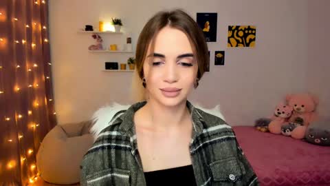 Tessa online show from 12/08/24, 09:08