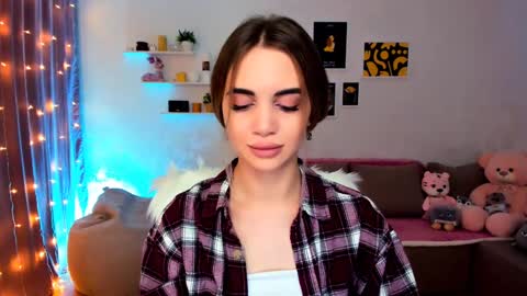 Tessa online show from 12/22/24, 09:20