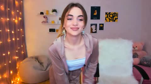 Tessa online show from 12/25/24, 08:28