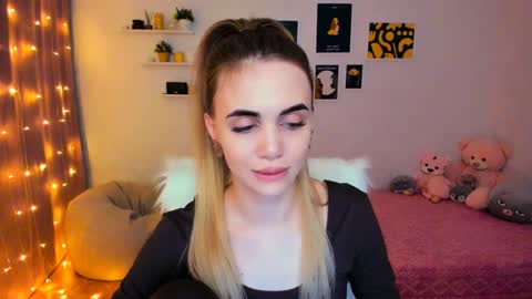 Tessa online show from 02/02/25, 11:11