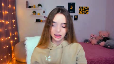 Tessa online show from 02/06/25, 09:49