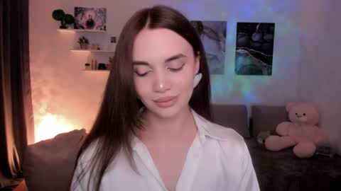 Tessa online show from 05/13/26, 09:22