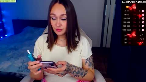 Snapshot of mellovell chatting on 09/27/25, 06:02 Mel online show from 09/27/25, 06:02