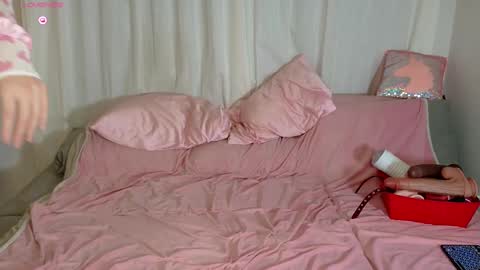 Snapshot of mellowditz chatting on 11/12/25, 03:40 Melody Day online show from 11/12/25, 03:40