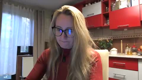 Snapshot of melly_rosey chatting on 10/22/25, 06:24 Melly online show from 10/22/25, 06:24