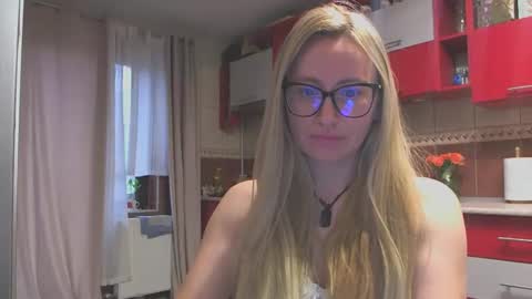 Melly online show from 02/08/26, 09:02