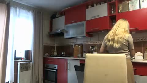 Melly online show from 02/23/26, 08:12