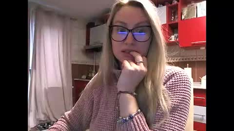 Melly online show from 03/02/26, 07:48