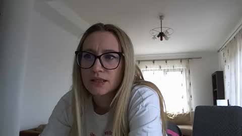 Melly online show from 03/21/26, 11:48