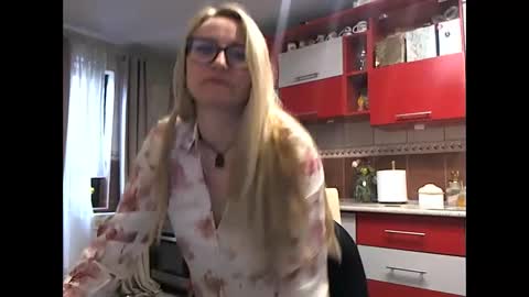 Melly online show from 03/27/26, 08:26