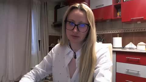 Melly online show from 03/30/26, 06:36