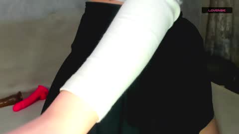 MelMooon online show from 12/21/24, 05:29