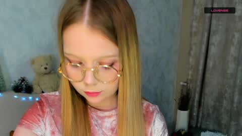 MelMooon online show from 01/09/25, 05:43