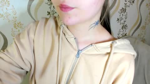 MelMooon online show from 09/28/25, 06:46