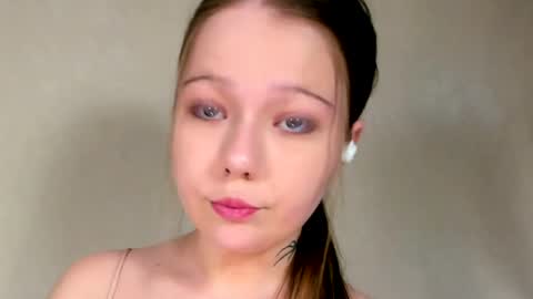 MelMooon online show from 05/31/26, 02:02