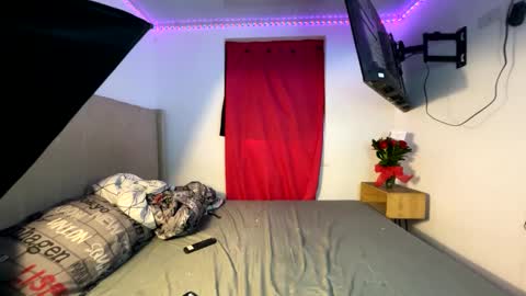 Melo online show from 09/17/25, 09:27