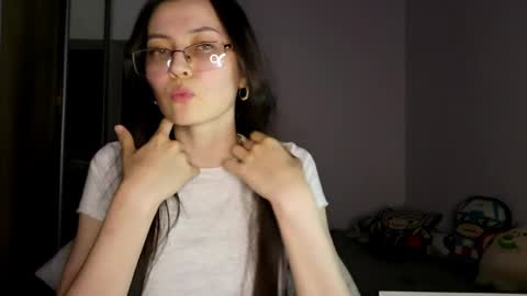 Nika online show from 05/19/26, 04:24