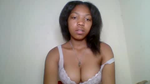 melodie_00 online show from 08/04/26, 12:52
