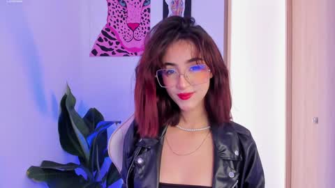 Snapshot of melodie_roy chatting on 01/31/25, 03:00 Melodie Roy 999 online show from 01/31/25, 03:00