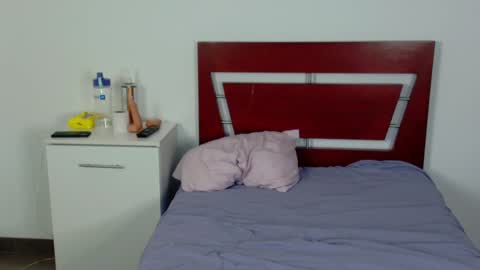 Snapshot of melody24_ chatting on 12/16/24, 08:16 melody24_ online show from 12/16/24, 08:16