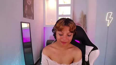 Snapshot of melody701583as chatting on 03/26/26, 03:50 melody701583as online show from 03/26/26, 03:50