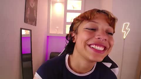 Snapshot of melody701583as chatting on 03/27/26, 01:00 melody701583as online show from 03/27/26, 01:00