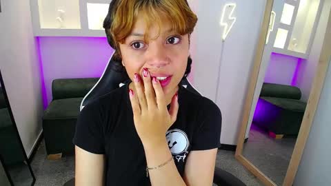 Snapshot of melody701583as chatting on 04/08/26, 12:38 melody701583as online show from 04/08/26, 12:38