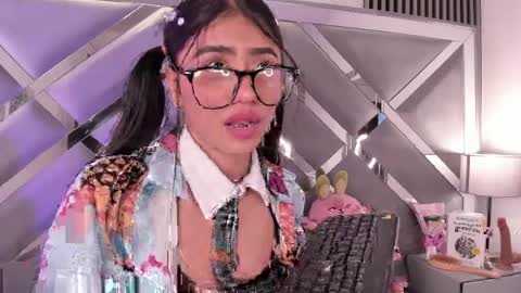 mel  online show from 04/06/26, 08:54