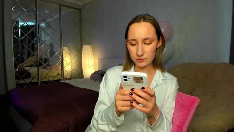 Snapshot of melodyoflovee chatting on 01/25/25, 08:42 Kaylie online show from 01/25/25, 08:42