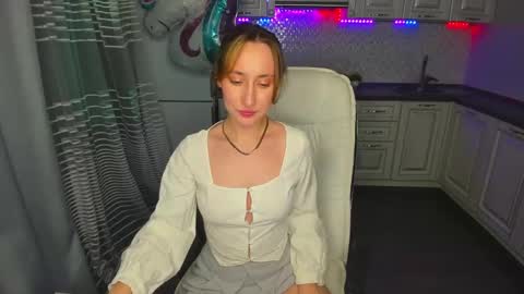 Snapshot of melodyoflovee chatting on 02/06/25, 03:48 Kaylie online show from 02/06/25, 03:48