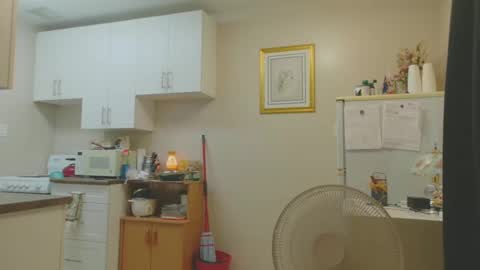 Melody online show from 09/18/25, 03:03