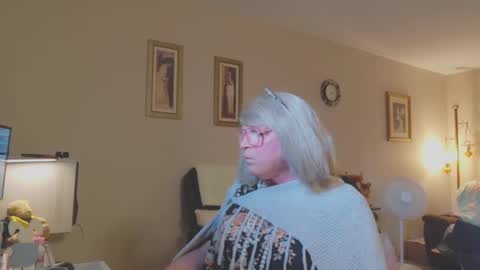 Melody online show from 09/22/25, 01:46