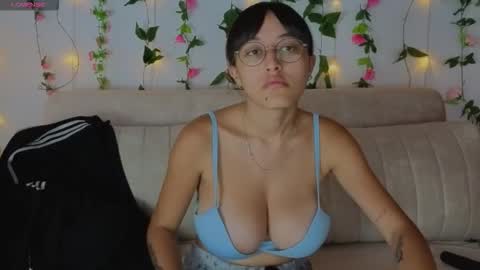 Snapshot of melodywinxxx chatting on 09/16/25, 11:11 Melody Winx online show from 09/16/25, 11:11